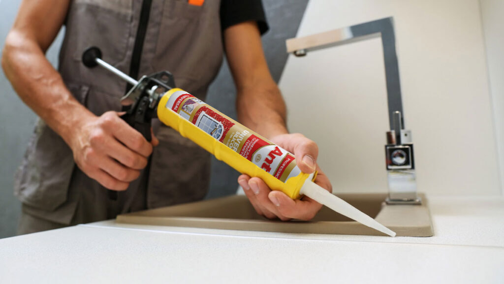 چسب سیلیکون سفید و چسب سیلیکون حرارتی سفید و چسب سیلیکون آنتی باکتریال سفید و قیمت چسب سیلیکون و خرید چسب سفید رنگ سیلیکون و خرید چسب سیلیکون حرارتی سفیدرنگ - ویژگیهای یک چسب سیلیکون سفید خوب چیست؟